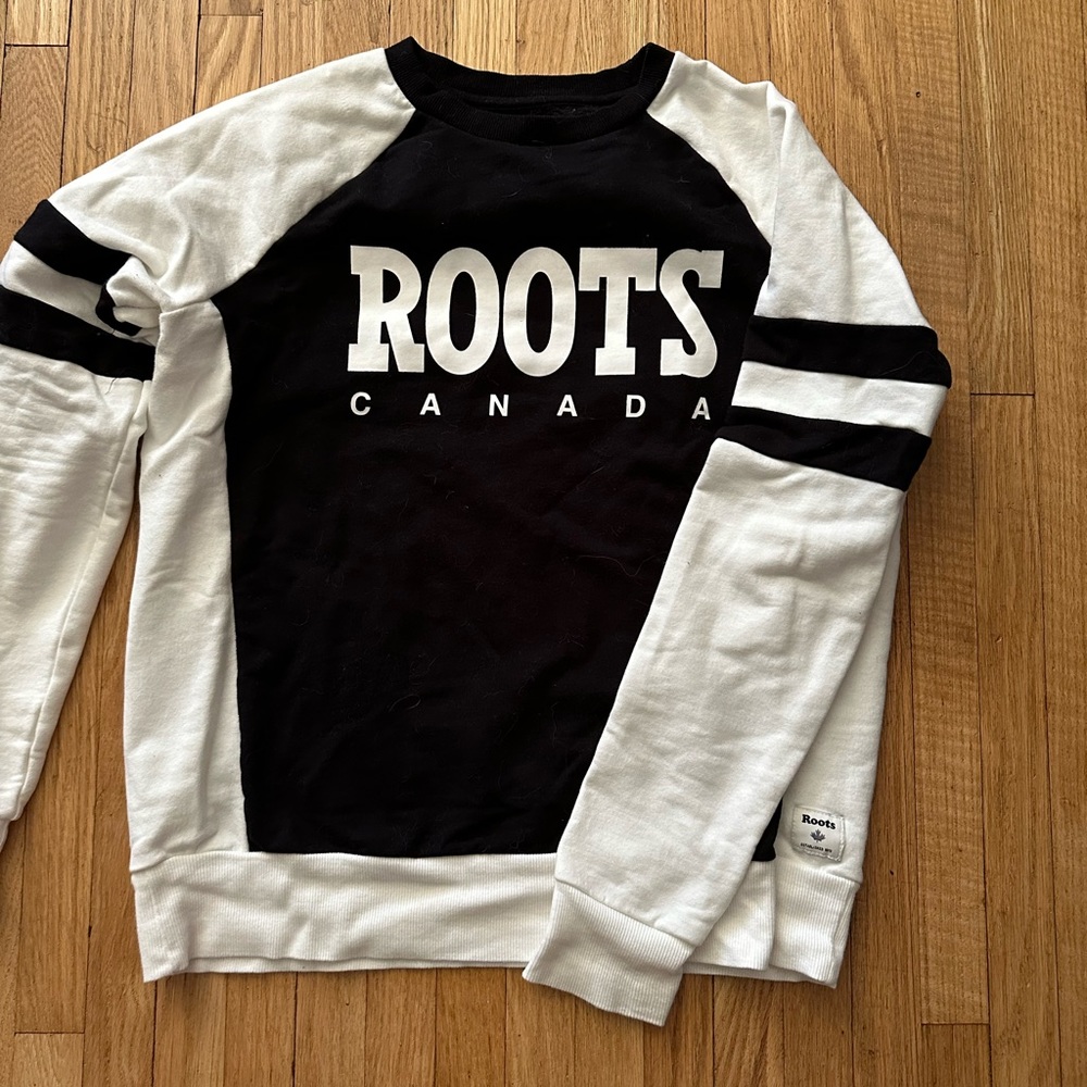 Roots crewneck
